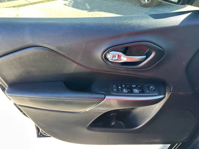 Used 2019 Jeep Cherokee Latitude Plus image 27