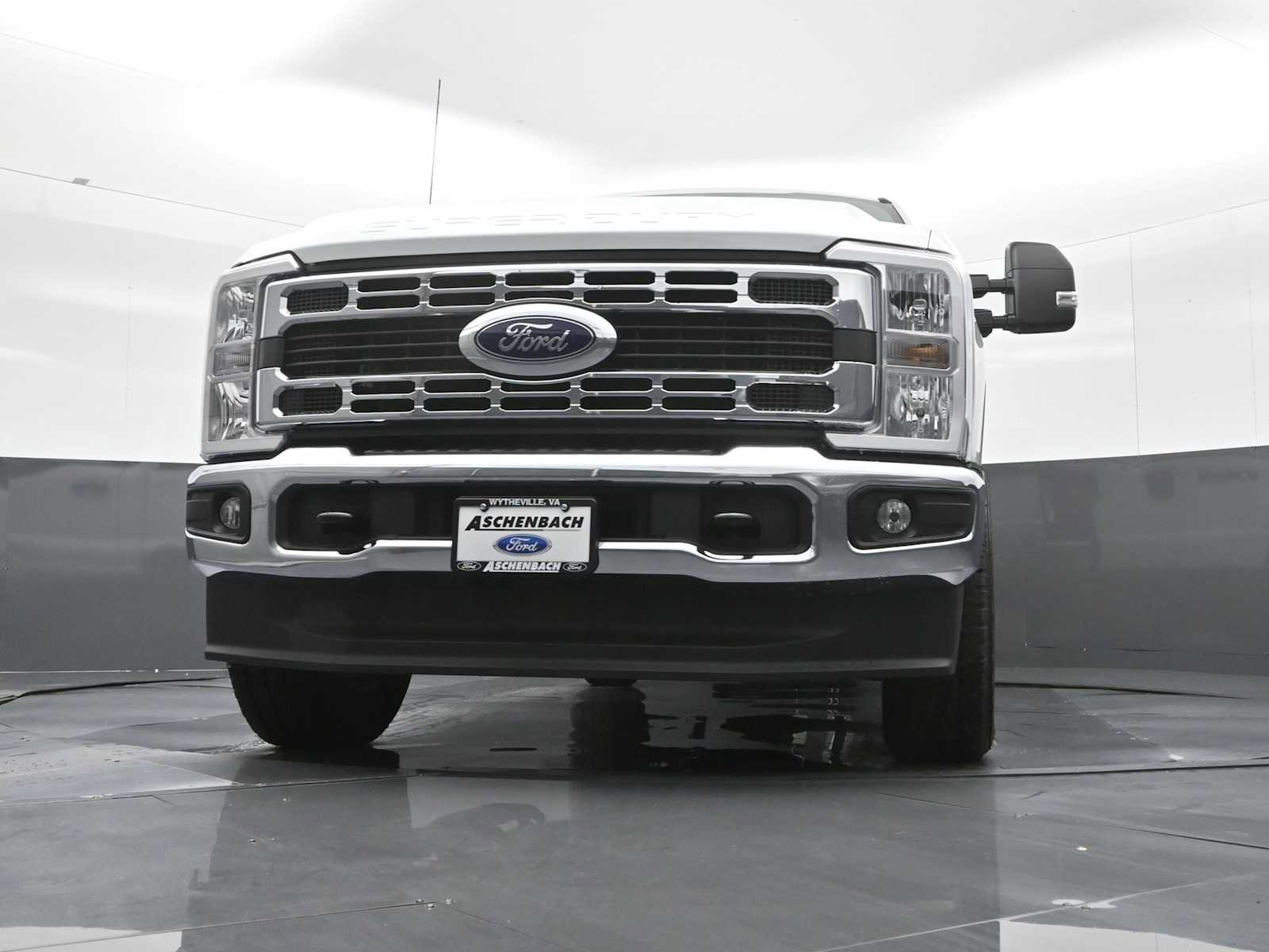New 2025 Ford F250 XLT image 19