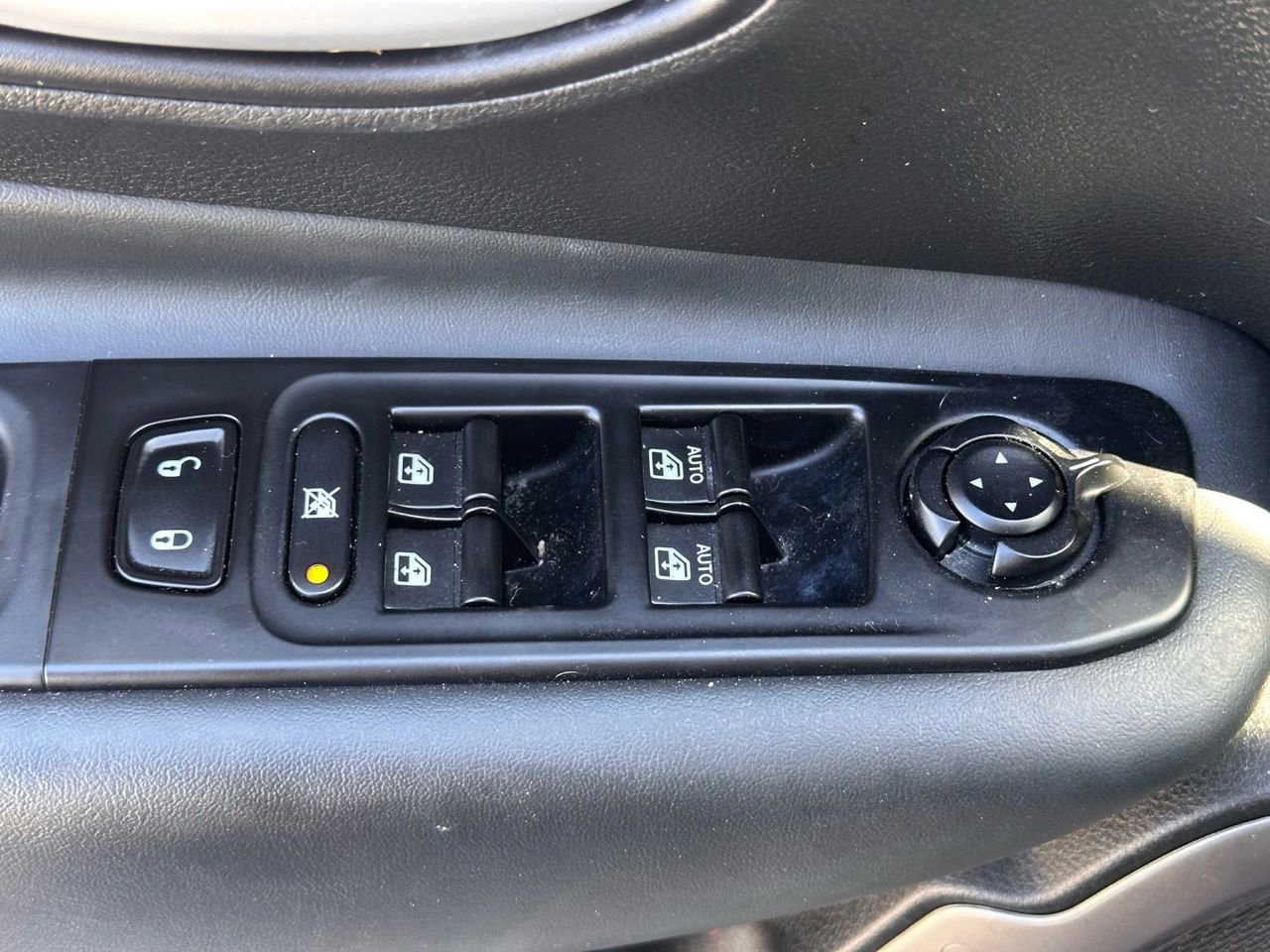 Used 2023 Jeep Renegade Latitude image 24