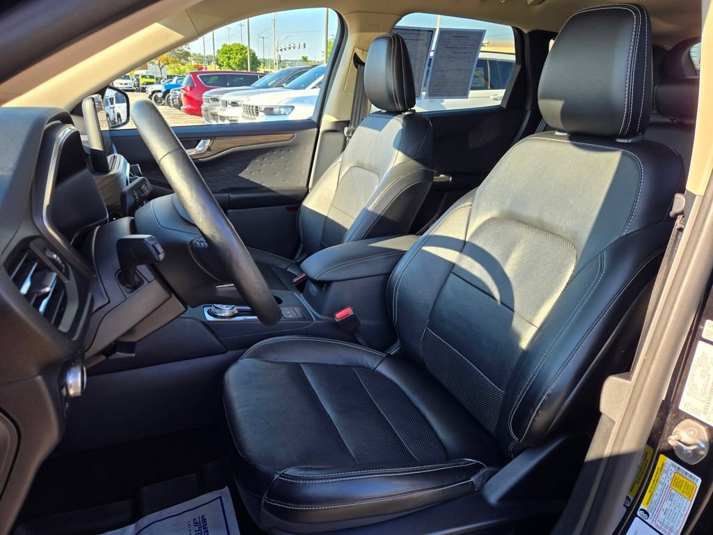 Used 2020 Ford Escape Titanium w/ Titanium Premium Package 2.0 AWD/4WD image 15
