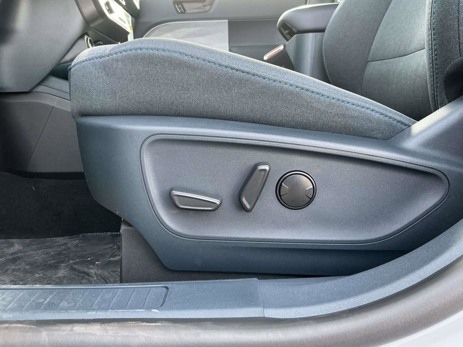 New 2025 Ford Maverick XLT w/ XLT Luxury Package image 11