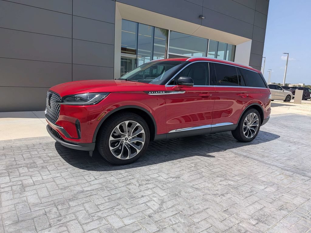 Certified 2025 Lincoln Aviator Reserve w/ Luxury Package AWD/4WD image 8