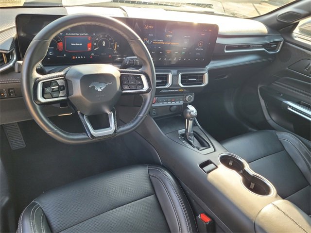 Used 2025 Ford Mustang Premium image 9