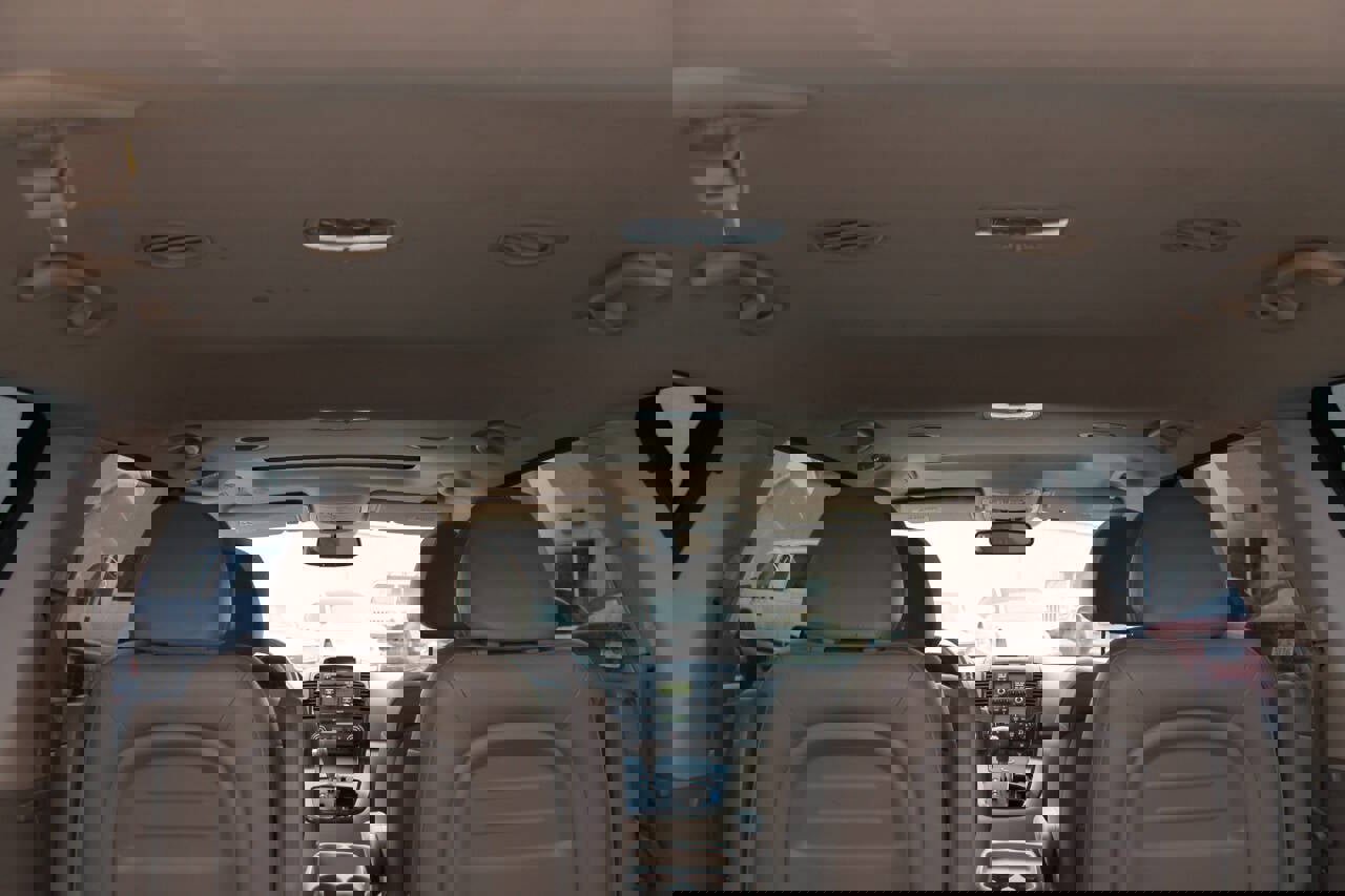 Used 2012 Kia Sedona EX w/ Luxury Pkg image 19