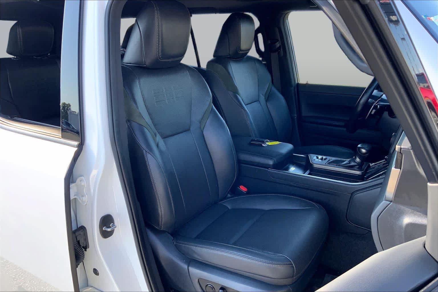 Used 2024 Lexus GX 550 AWD/4WD image 9