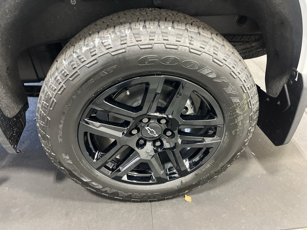 New 2026 Chevrolet Silverado 1500 Custom w/ Turbomax Blackout Package AWD/4WD image 29