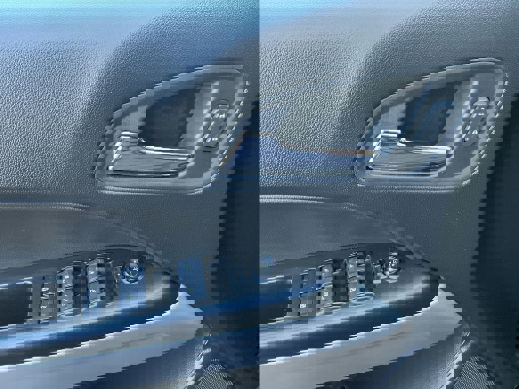 Used 2022 Chevrolet Colorado ZR2 w/ ZR2 Midnight Special Edition image 19