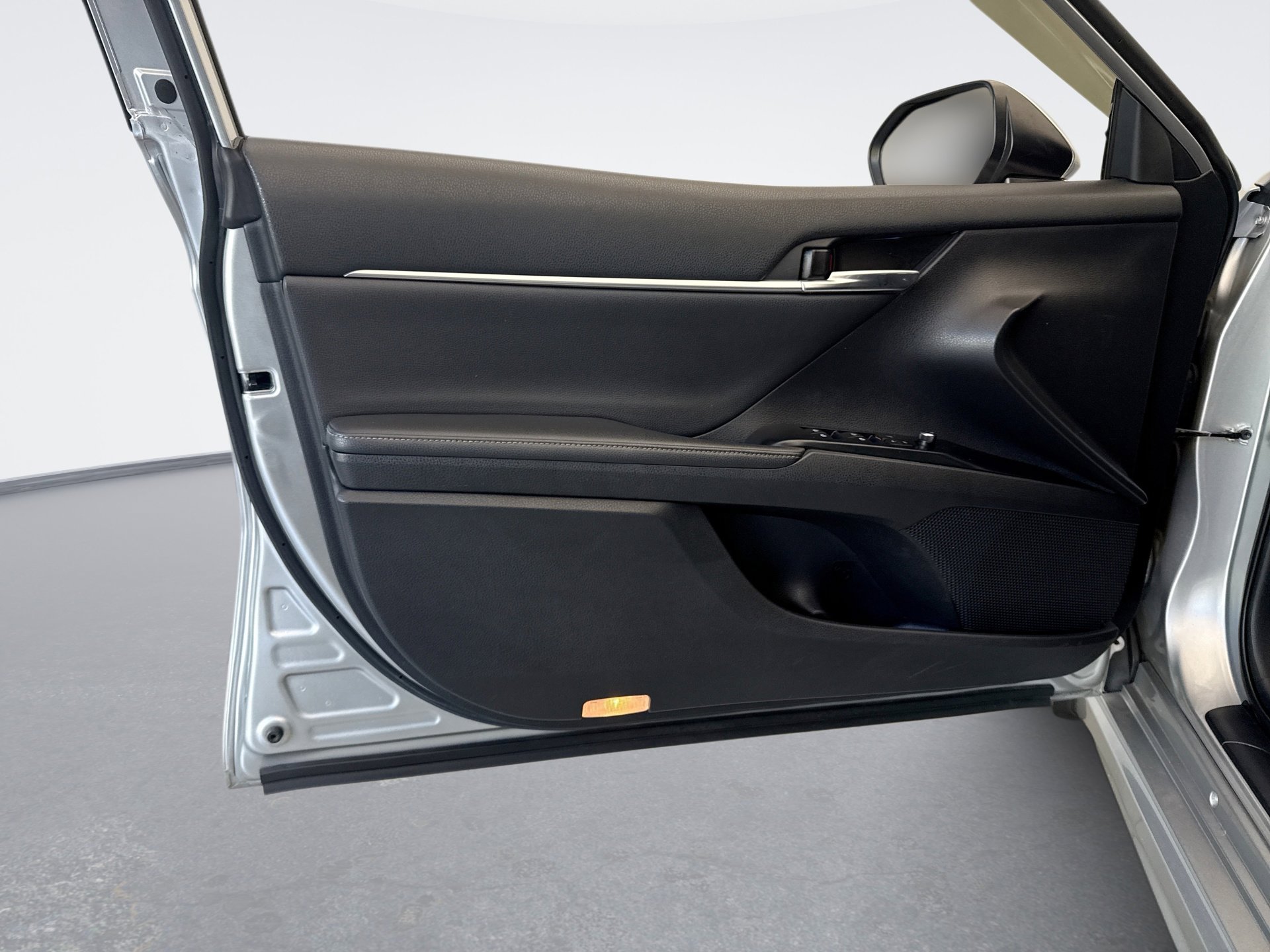 Used 2020 Toyota Camry XSE w/ Driver Assist Package image 9