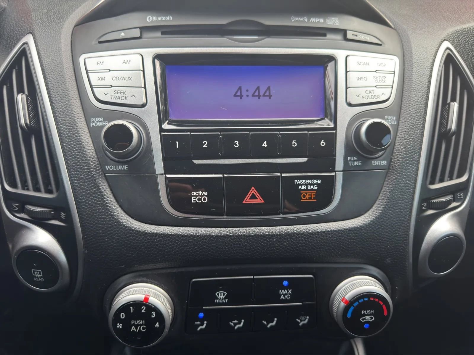 Used 2012 Hyundai Tucson GLS image 16