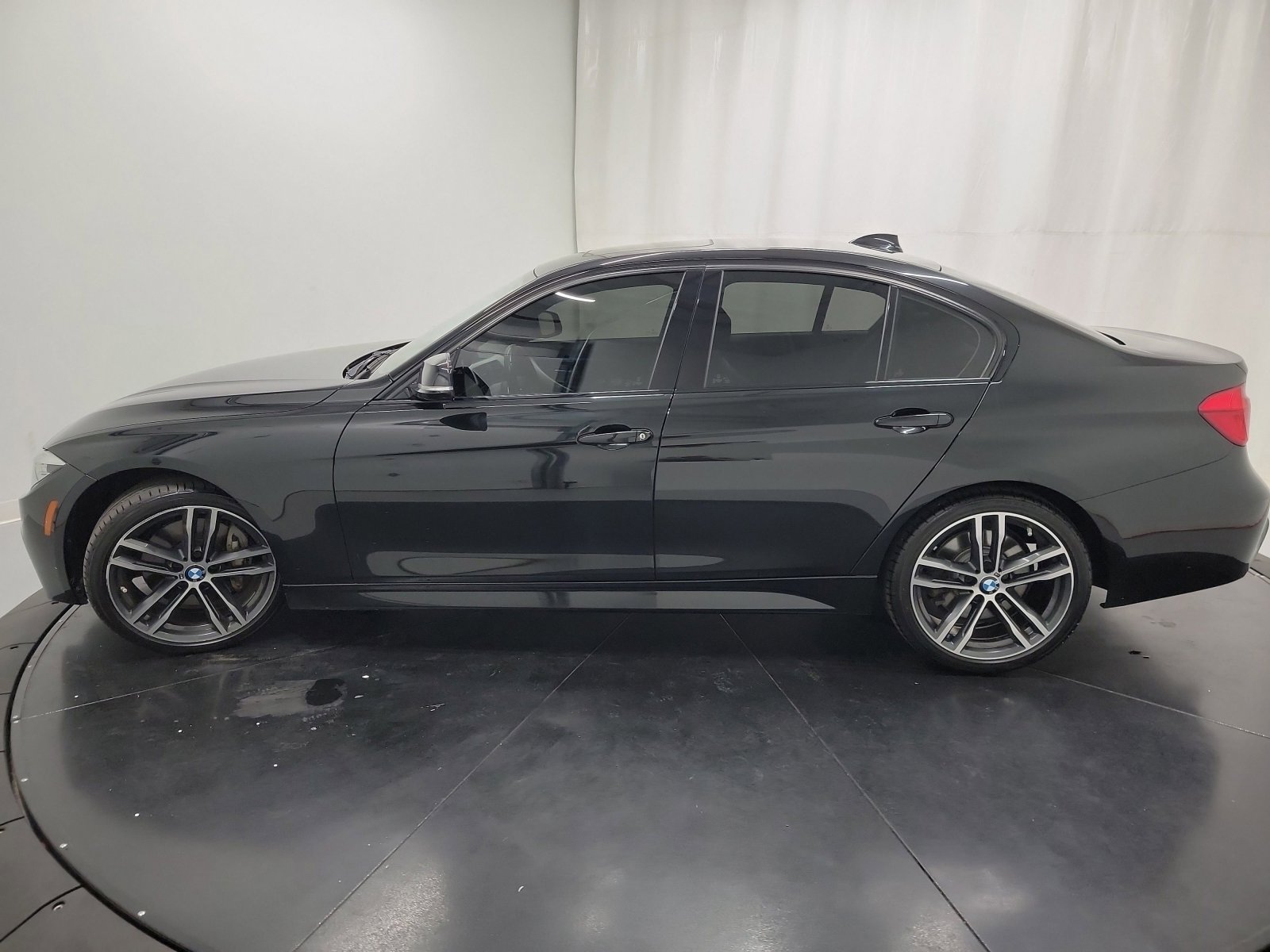 Used 2018 BMW 340i xDrive Sedan image 4