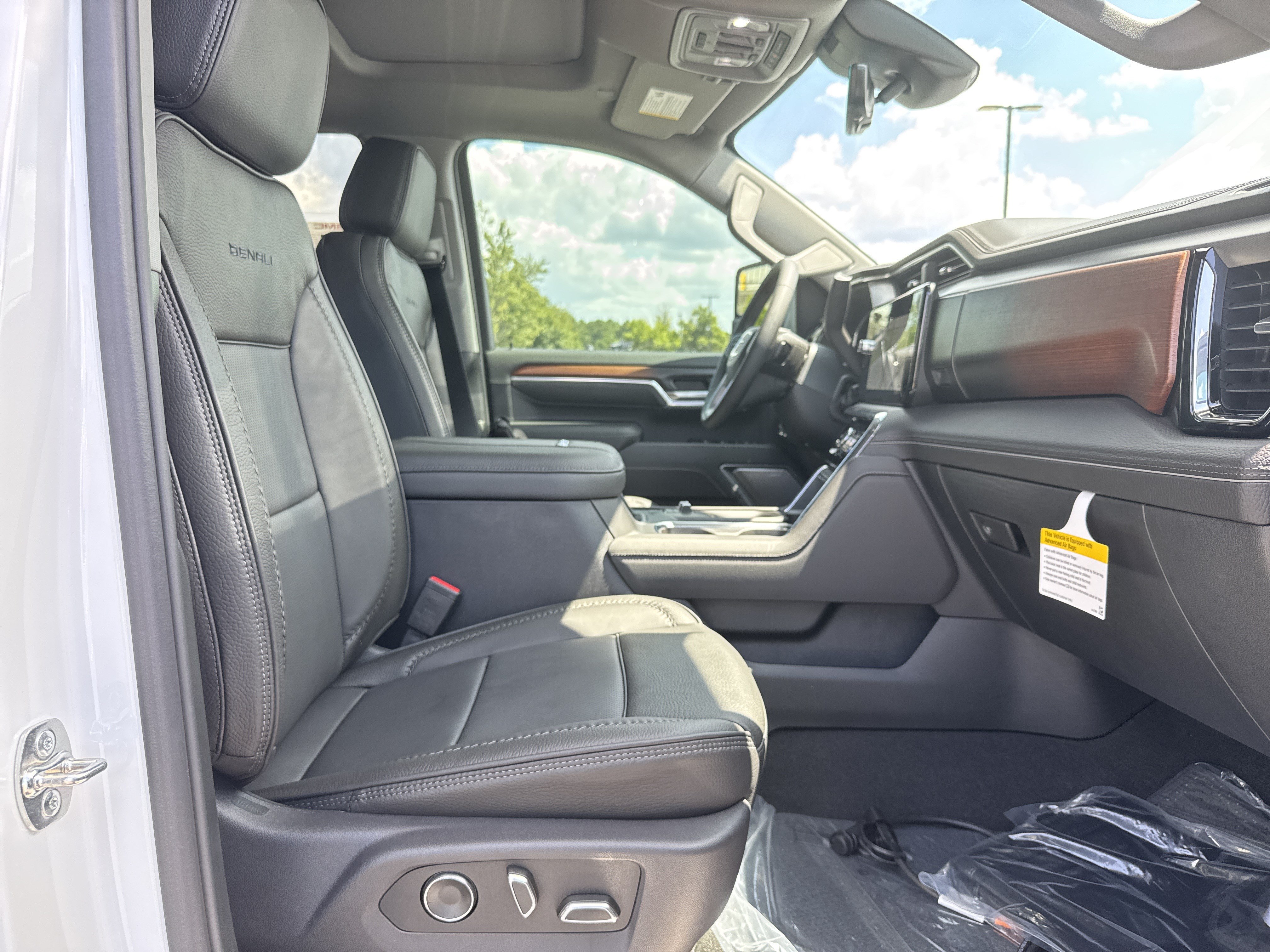 New 2026 GMC Sierra 2500 Denali w/ Denali Reserve Package AWD/4WD image 32