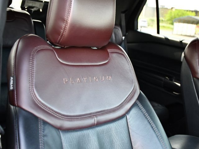 Used 2020 Ford Explorer Platinum w/ Premium Technology Package AWD/4WD image 34