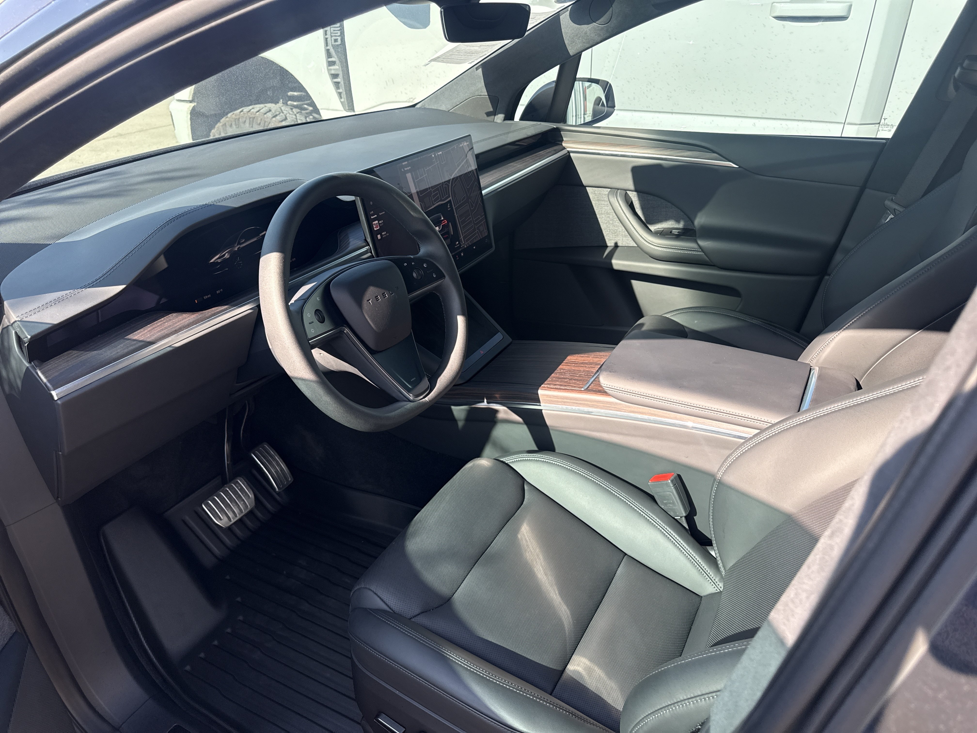 Used 2025 Tesla Model X AWD/4WD image 5