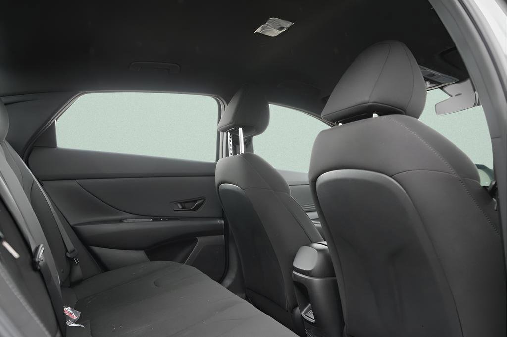 Certified 2025 Hyundai Elantra SEL FWD image 14