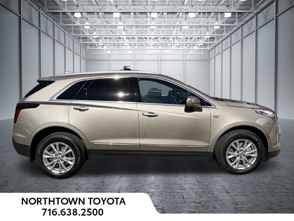 Used 2022 Cadillac XT5 Luxury w/ LPO, Floor Liner Package AWD/4WD image 3