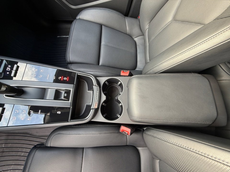 Certified 2025 Porsche Macan image 18