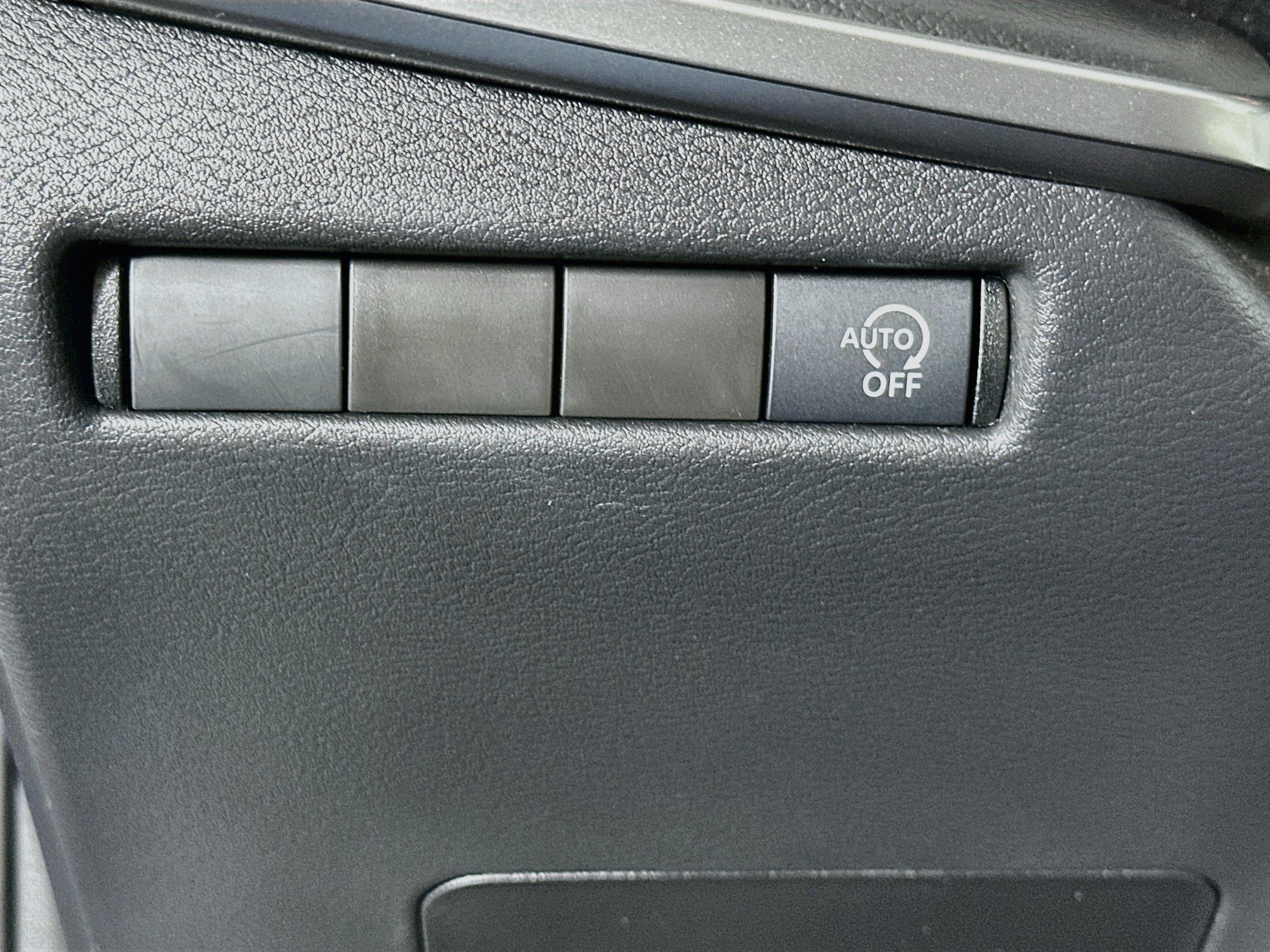 Used 2025 Nissan Kicks S FWD image 17