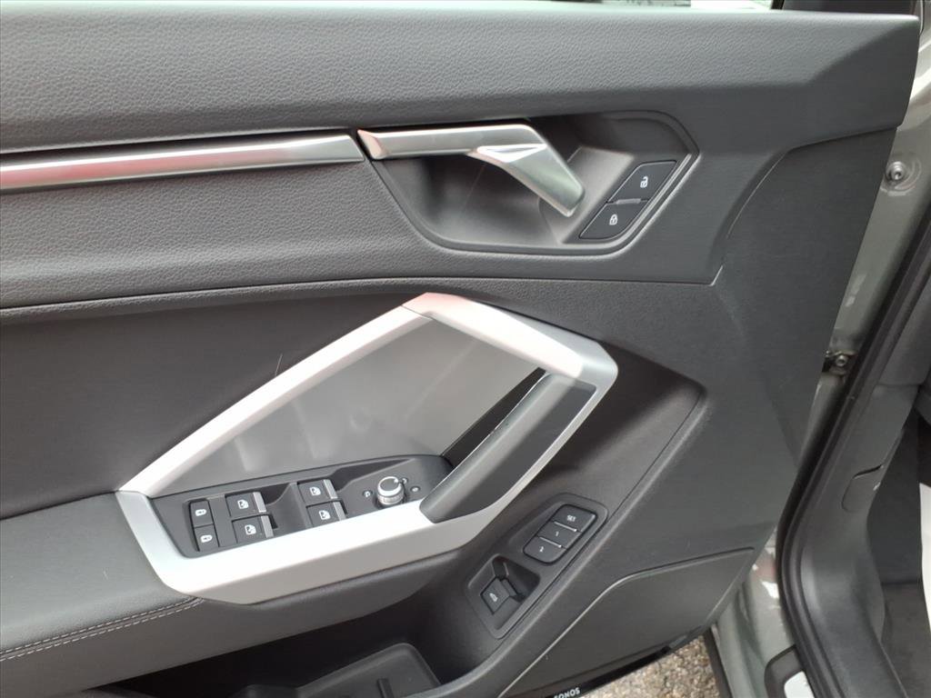 New 2025 Audi Q3 2.0T Premium image 13
