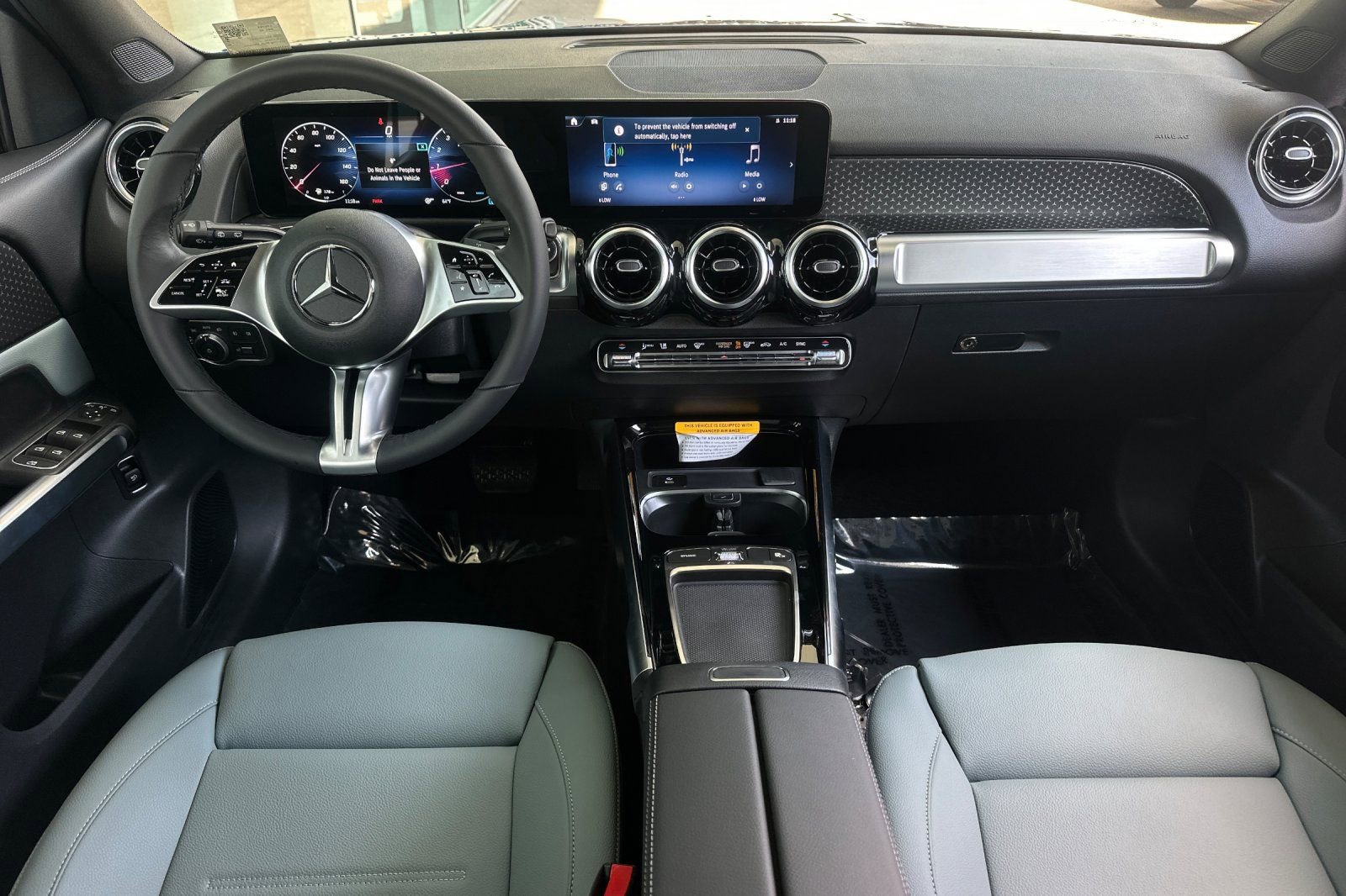 New 2026 Mercedes-Benz GLB 250 image 2