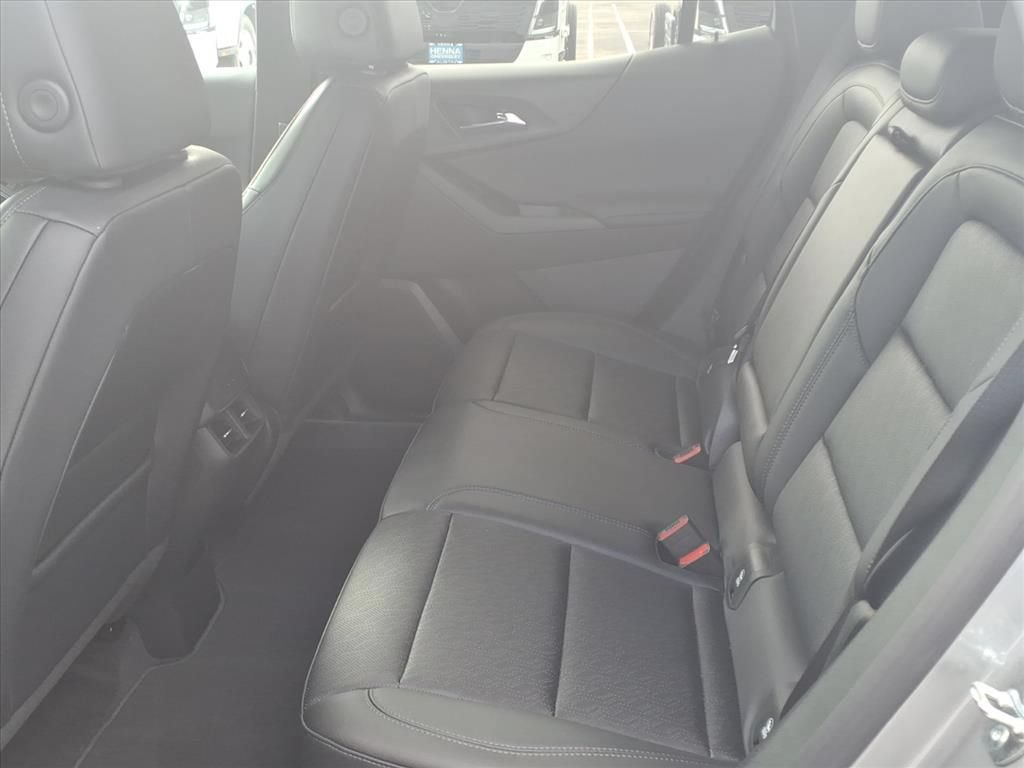 New 2027 Chevrolet Equinox LT w/ Convenience Package II FWD image 17