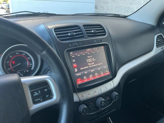 Used 2015 Dodge Journey R/T w/ Flexible Seating Group FWD image 16