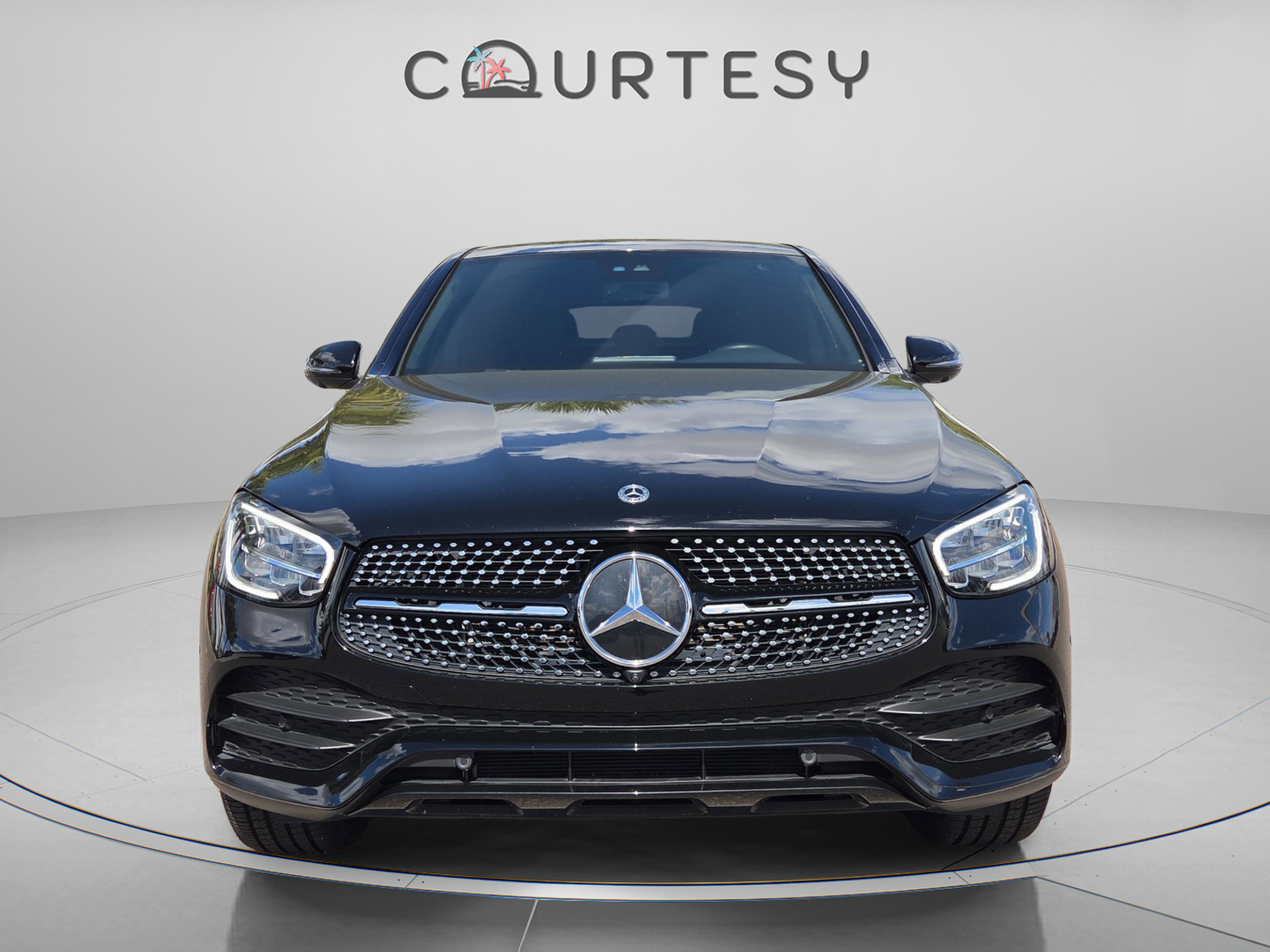 Used 2023 Mercedes-Benz GLC 300 4MATIC Coupe image 9