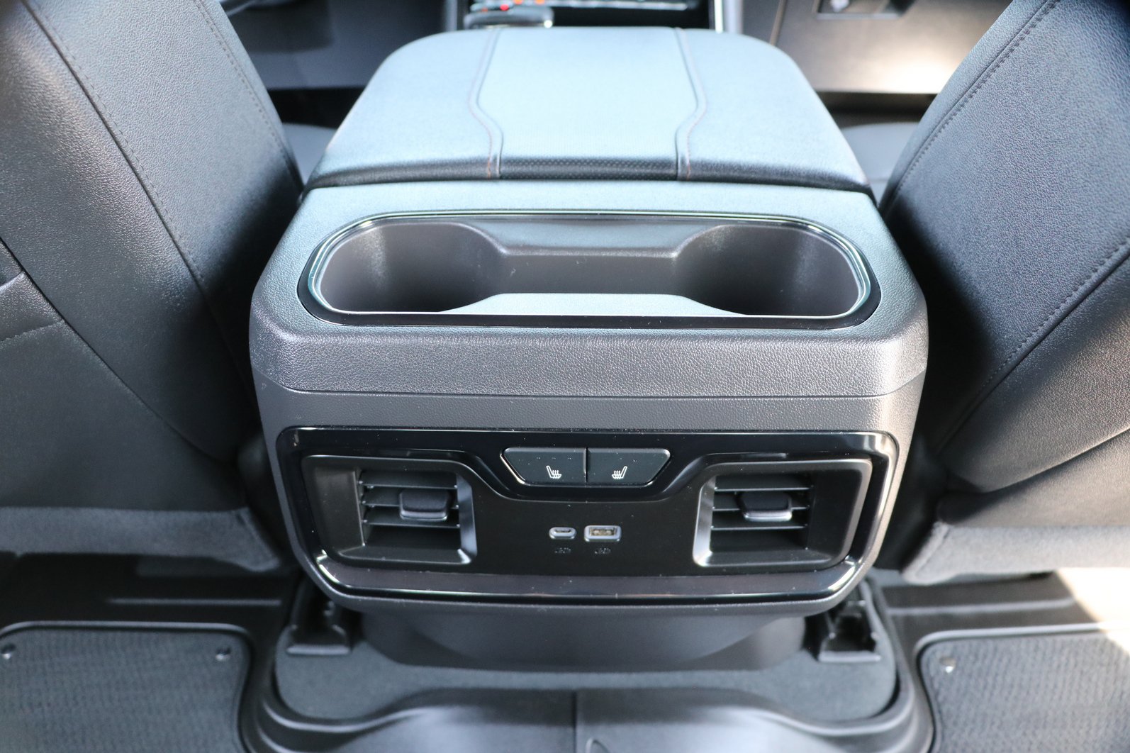 Used 2025 GMC Sierra 1500 AT4 w/ AT4 Premium Package AWD/4WD image 31