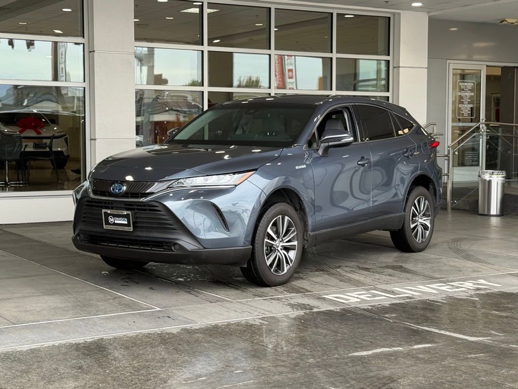 Certified 2021 Toyota Venza LE w/ Carpet Mat Package (TMS) image 2