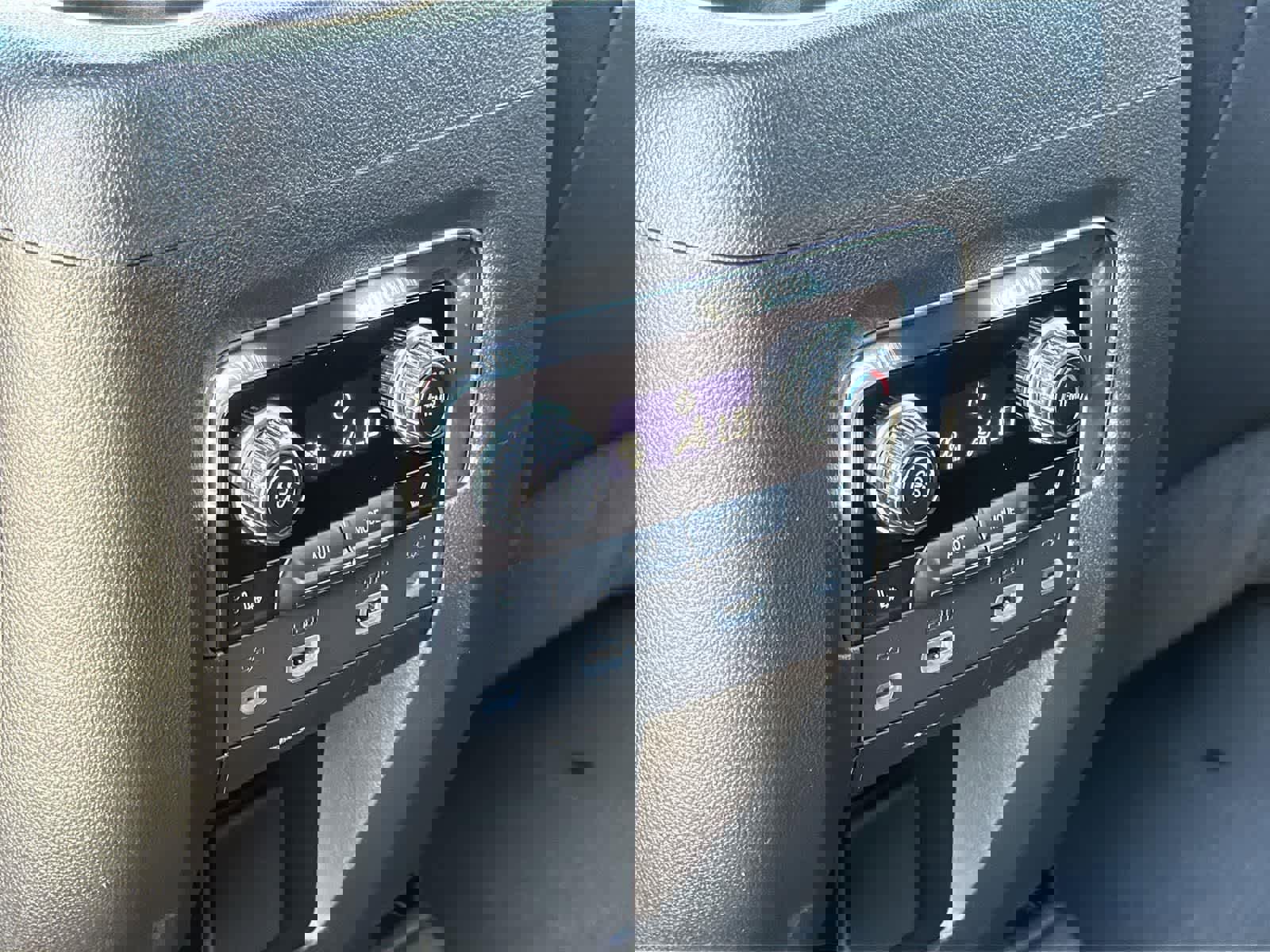 Used 2023 GMC Yukon XL Denali image 31