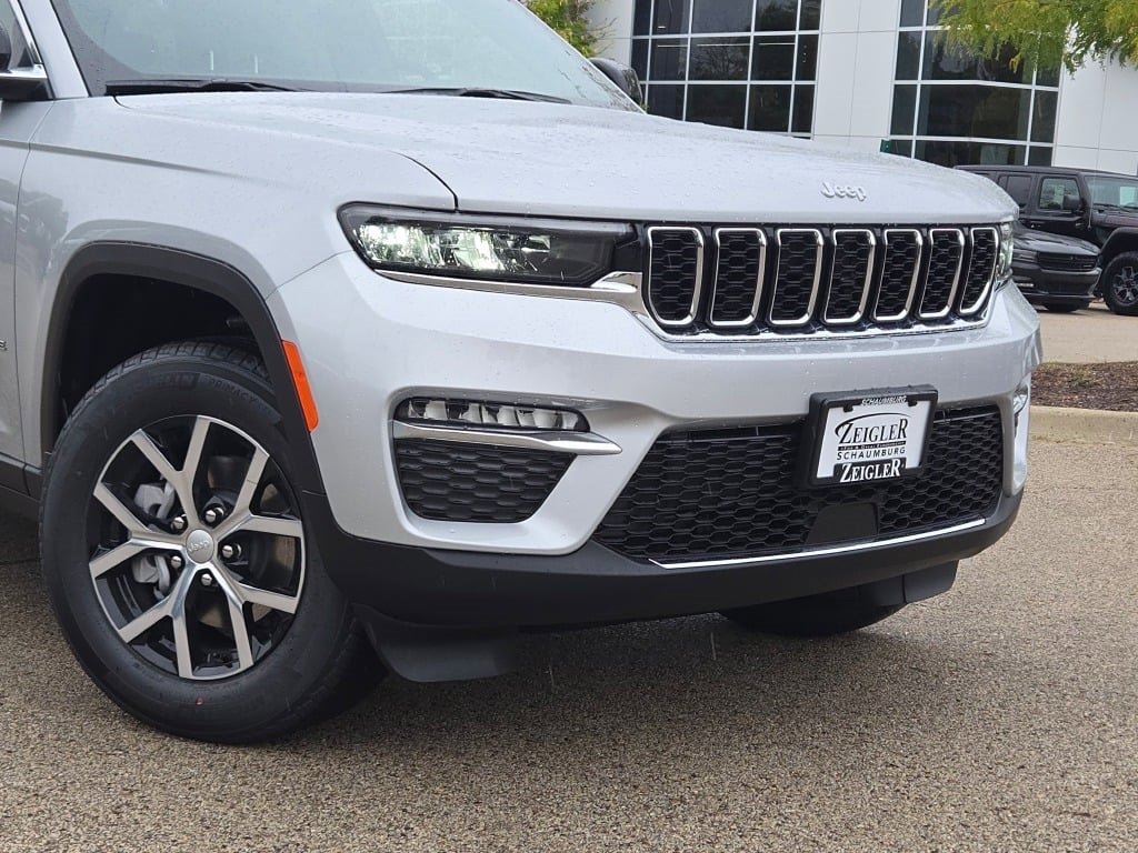 New 2025 Jeep Grand Cherokee Limited w/ MOPAR Finishing Package image 2