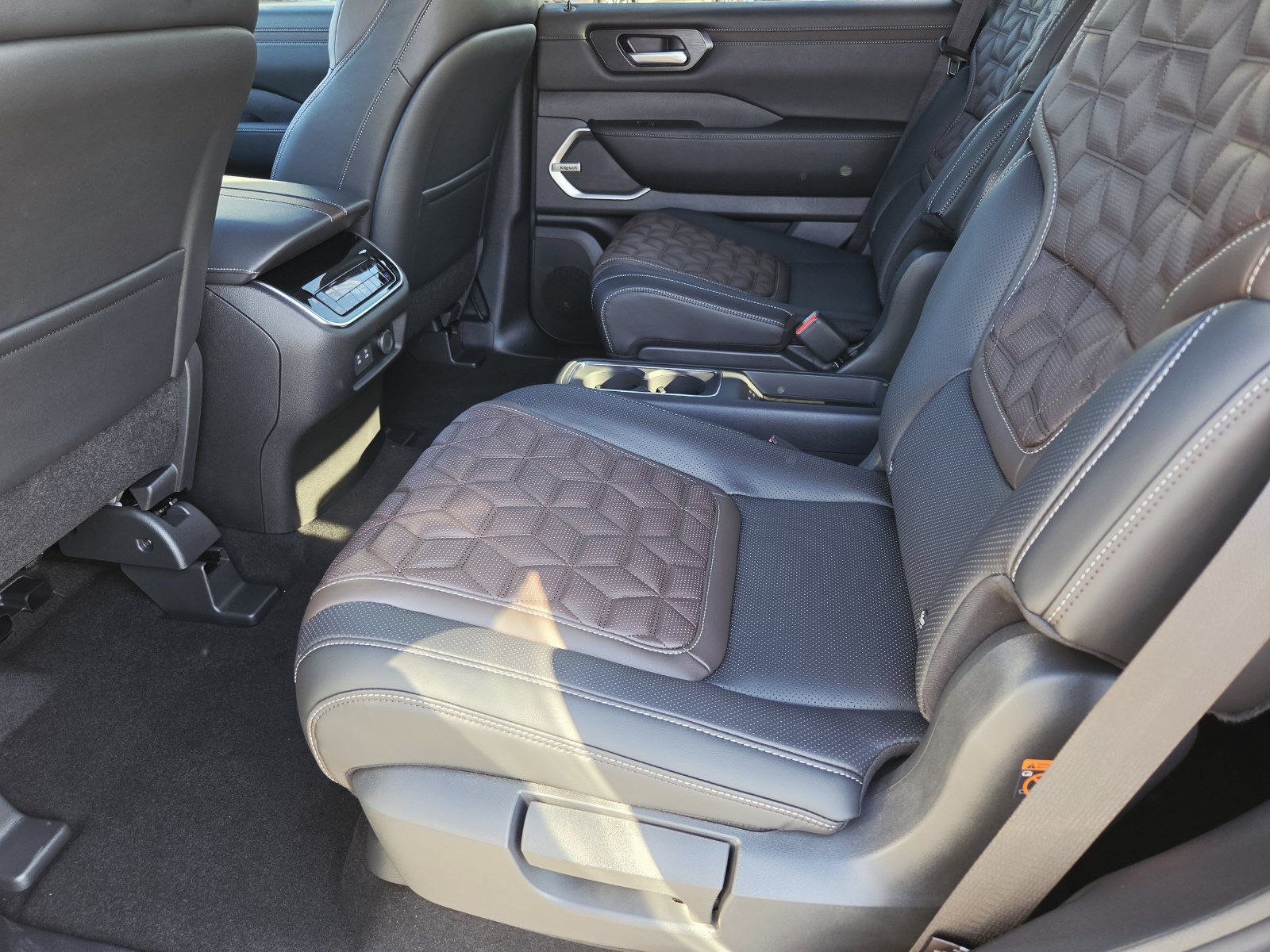 New 2027 Nissan Armada Platinum AWD/4WD image 11