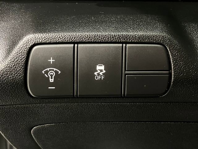 Used 2025 Hyundai Elantra Sport image 38