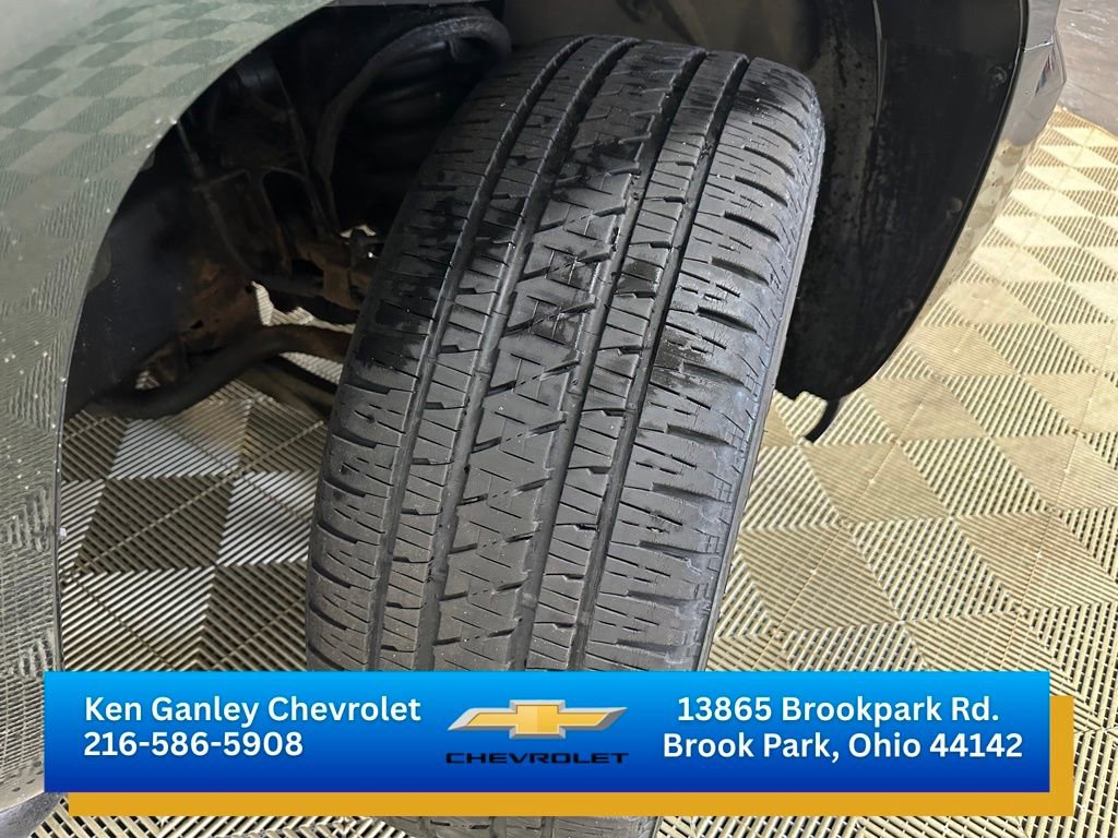 Used 2013 Chevrolet Avalanche LTZ AWD/4WD image 28