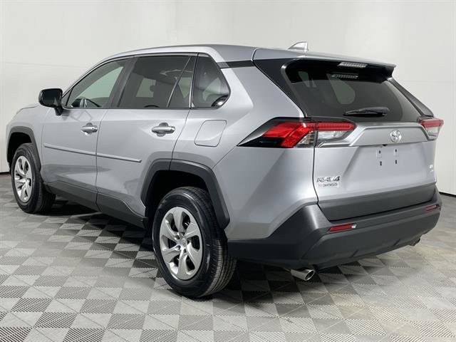 Certified 2022 Toyota RAV4 LE image 5