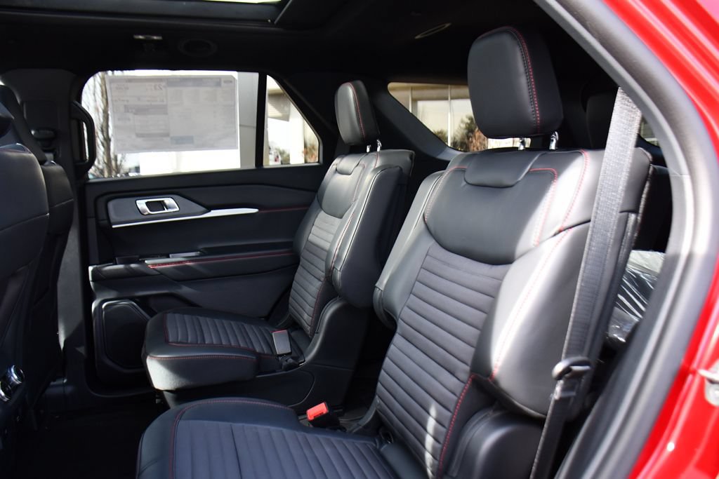 New 2026 Ford Explorer ST-Line w/ ST-Line Street Pack AWD/4WD image 22
