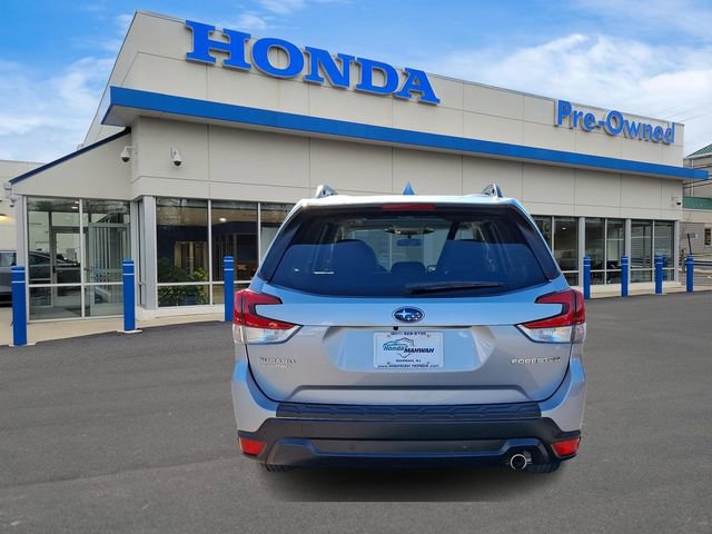 Used 2022 Subaru Forester Limited image 5