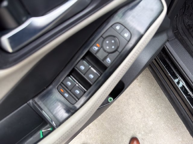 Used 2023 Nissan Rogue SV w/ SV Premium B Package FWD image 11