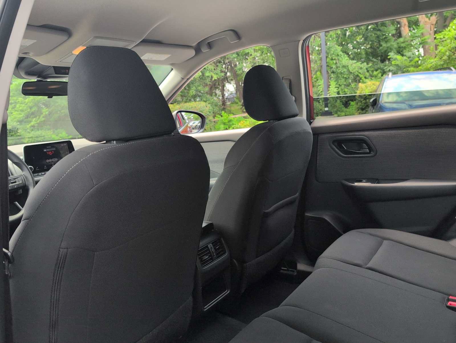 Used 2023 Nissan Rogue S AWD/4WD image 17