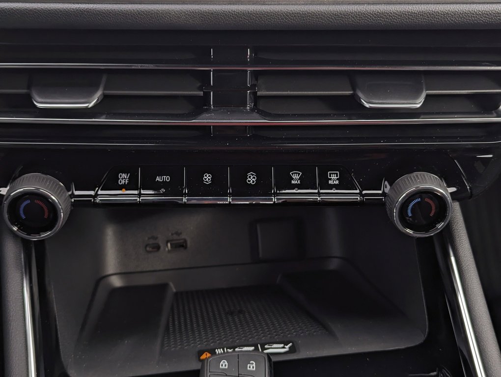 New 2026 Chevrolet Traverse LT w/ Driver Confidence Package image 24