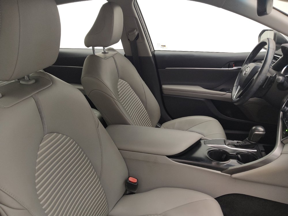 Used 2018 Toyota Camry SE w/ Convenience Package FWD image 21