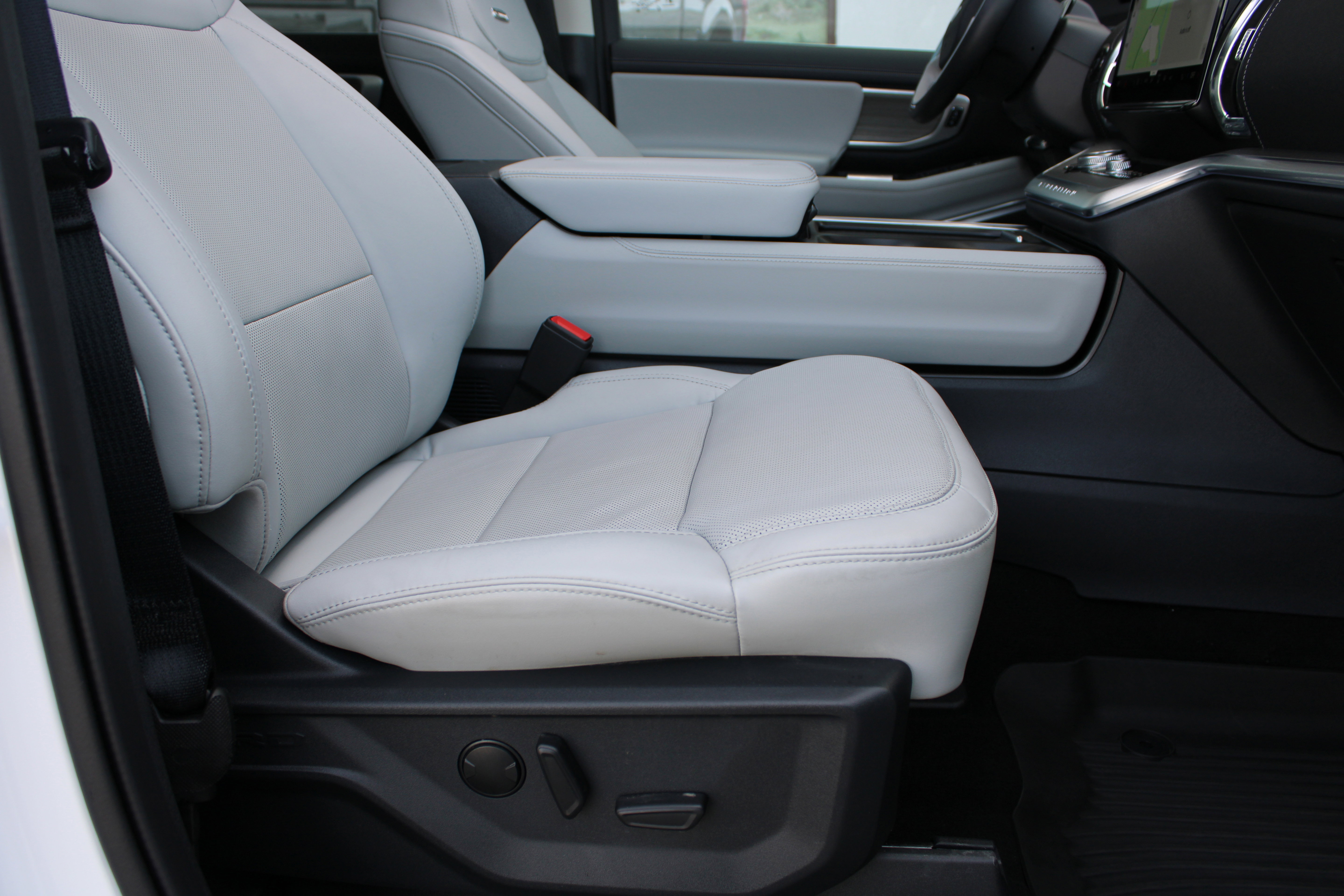 Used 2025 Ford Expedition Max Platinum image 19