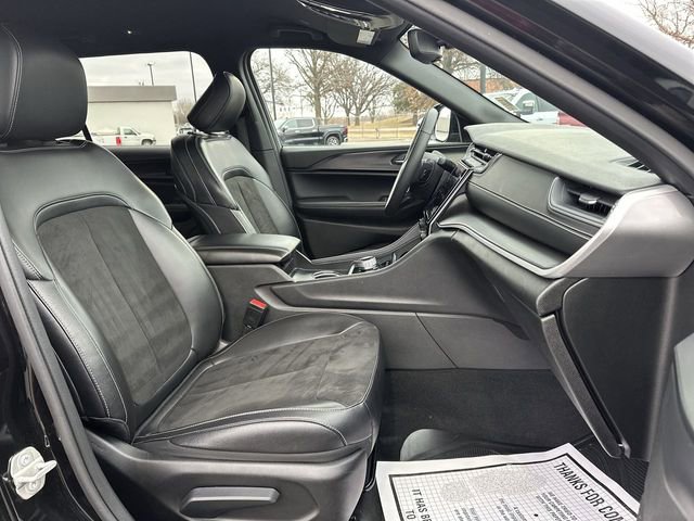 Used 2023 Jeep Grand Cherokee L Laredo image 28