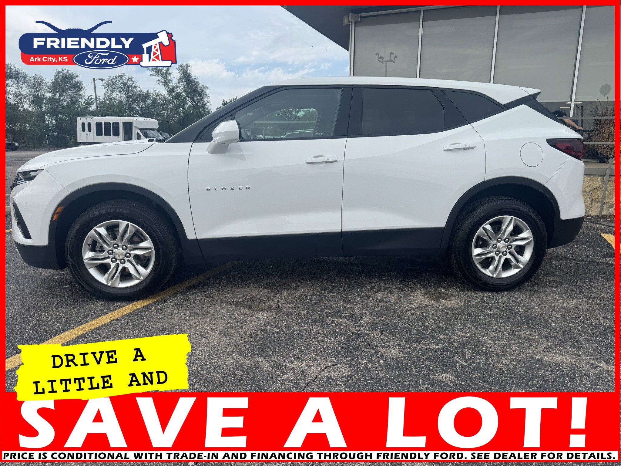 Used 2022 Chevrolet Blazer LT image 2