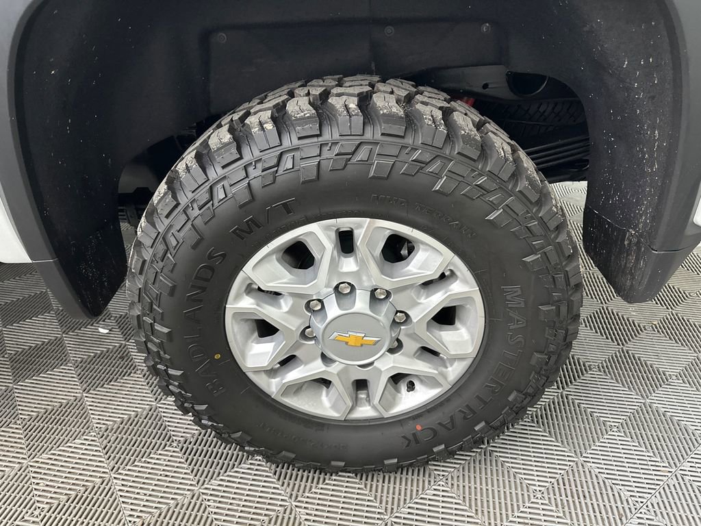 Used 2024 Chevrolet Silverado 2500 LT AWD/4WD image 20