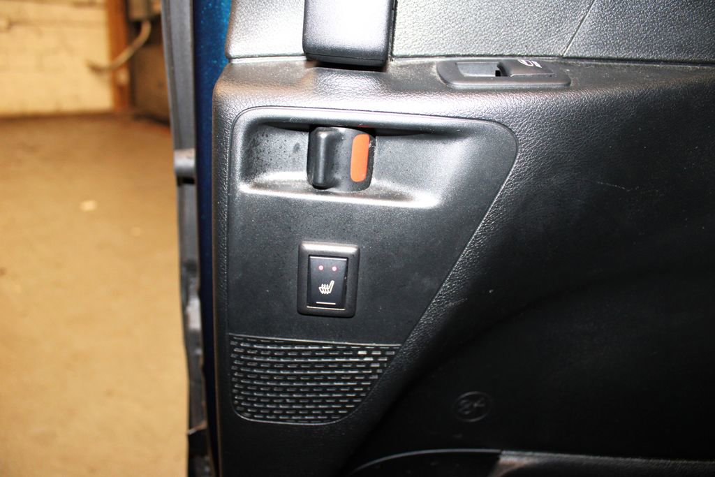 Used 2025 Chrysler Pacifica Limited image 36