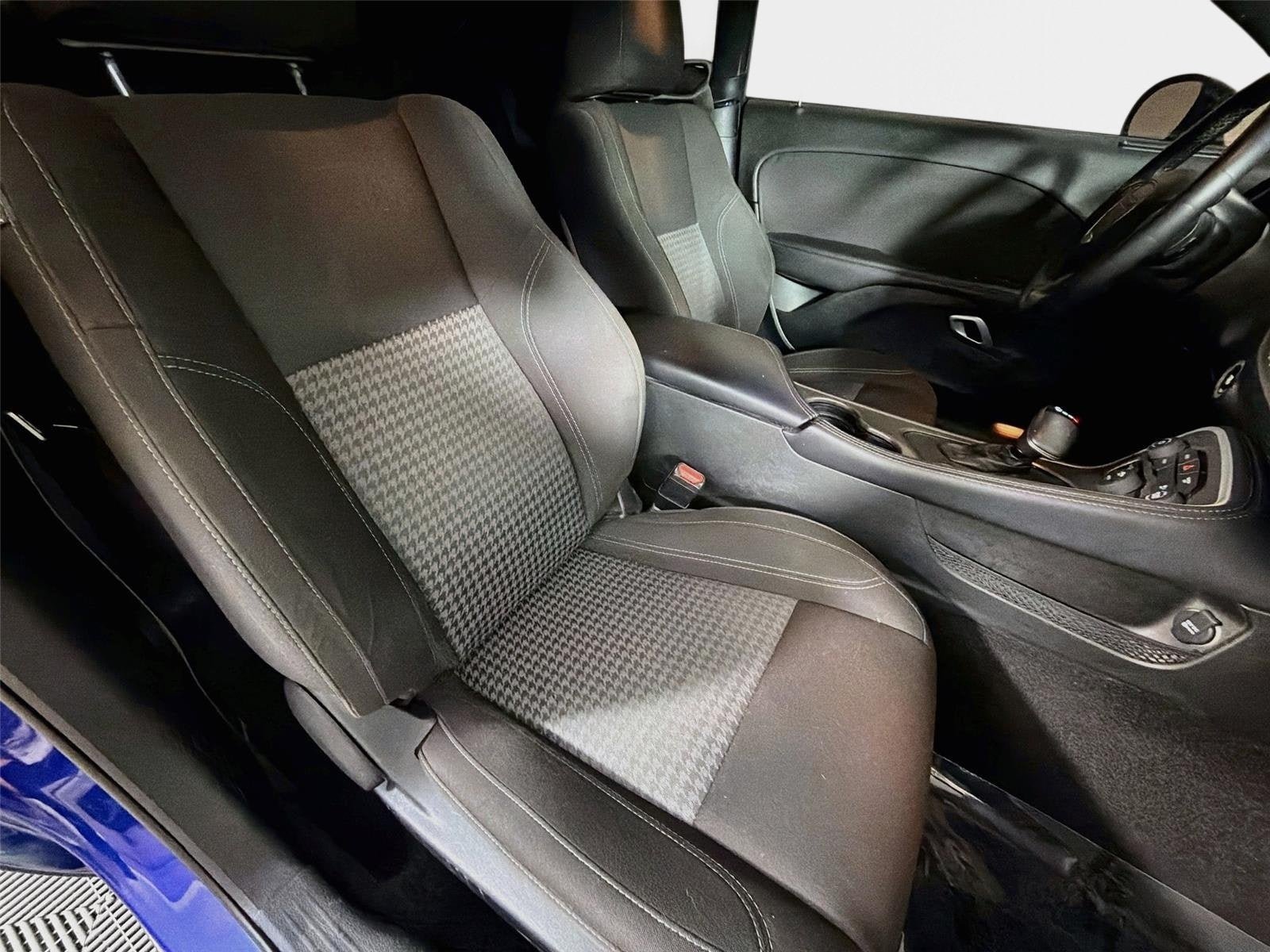 Used 2022 Dodge Challenger SXT RWD image 23