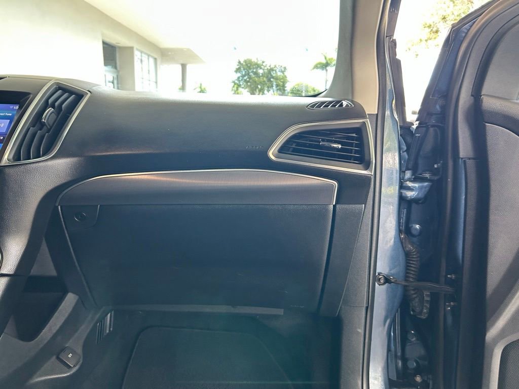 Used 2019 Ford Edge Titanium w/ Cargo Accessory Package FWD image 22