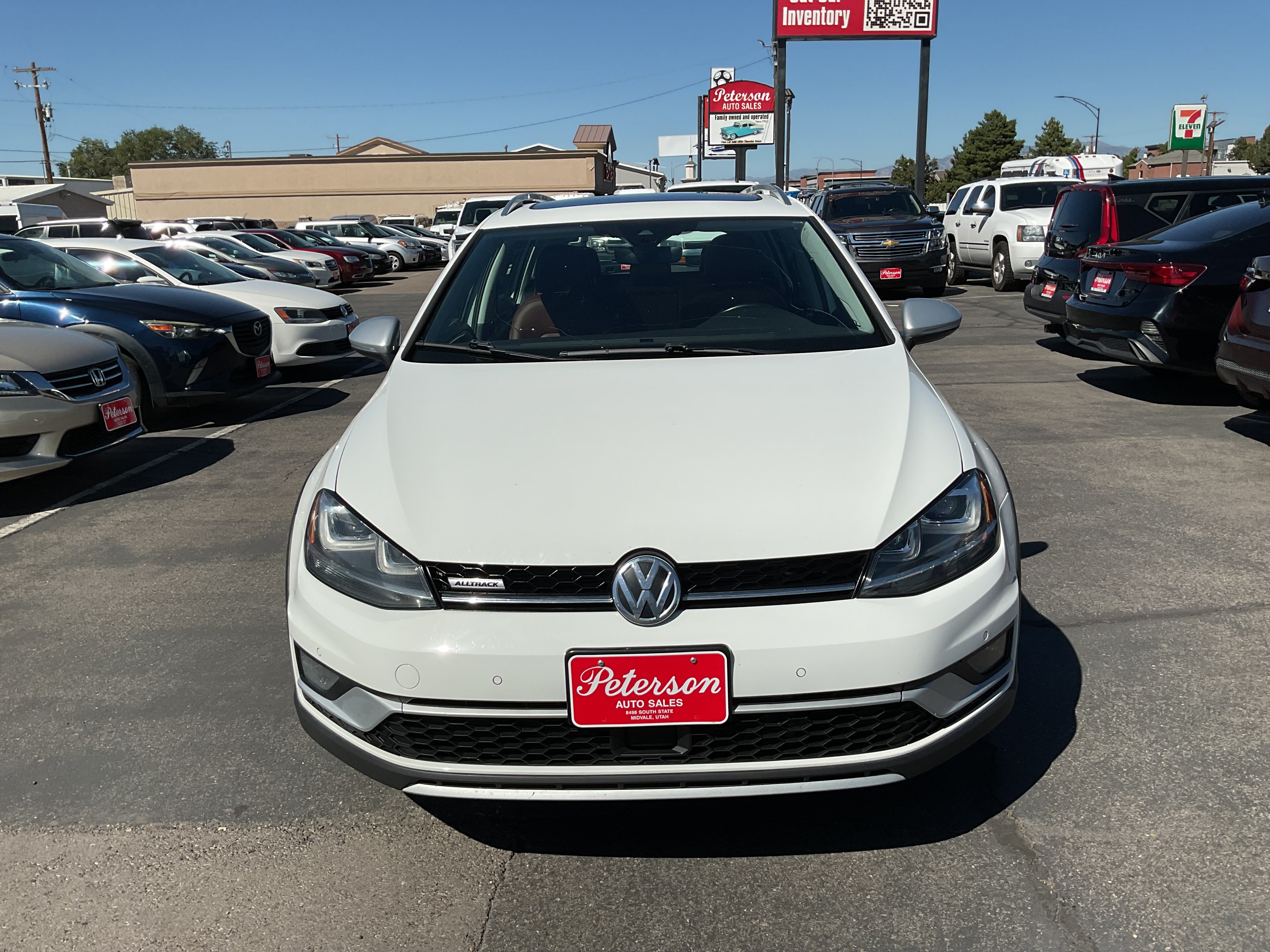 Used 2017 Volkswagen Golf Alltrack SEL AWD/4WD image 3