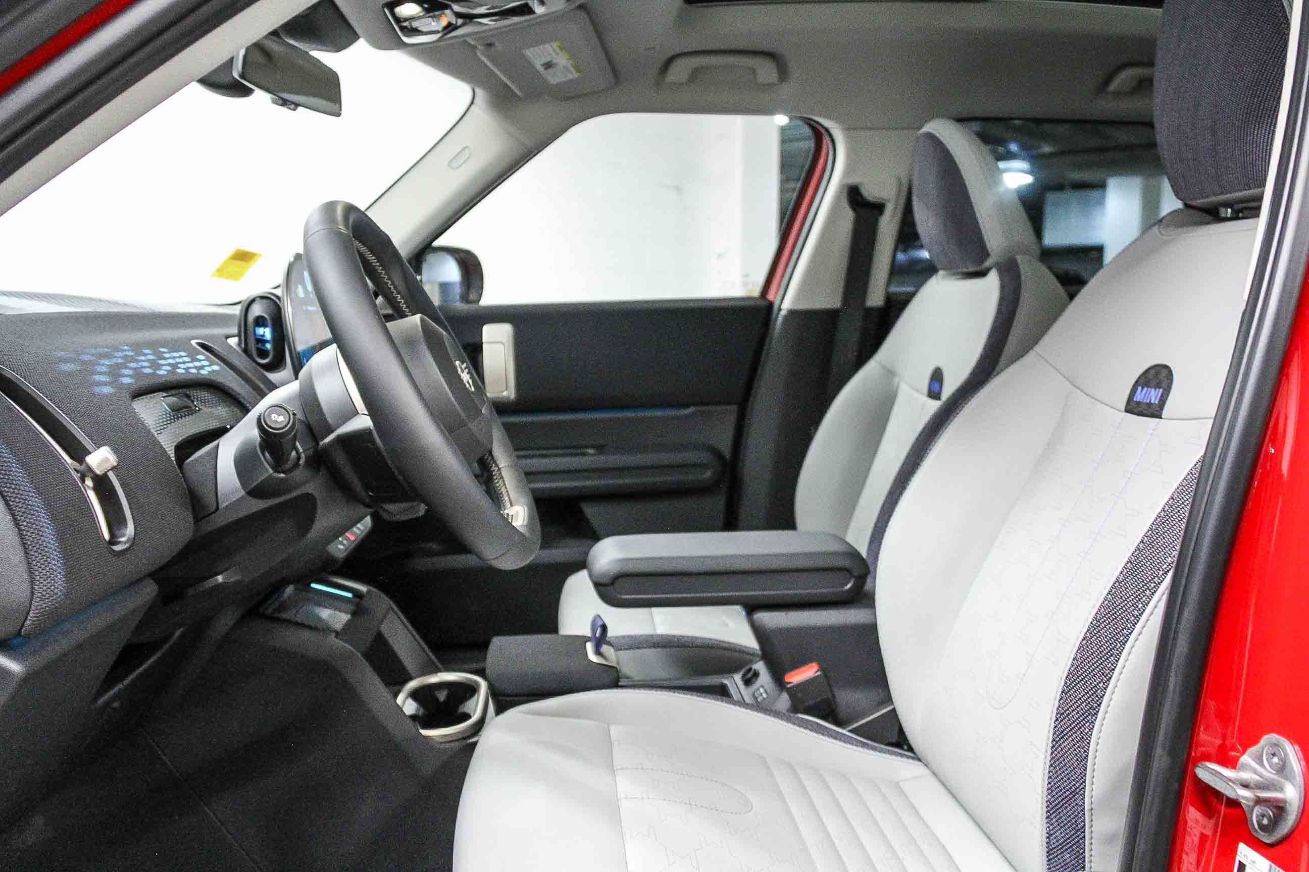 Used 2025 MINI Cooper Countryman S w/ Comfort Package Max image 19