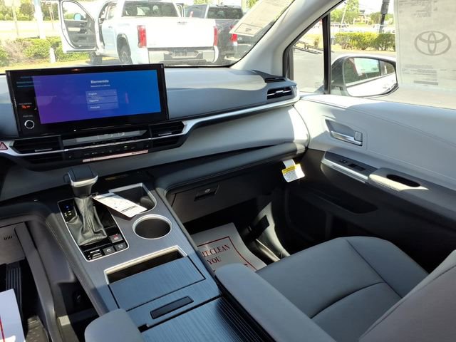 New 2026 Toyota Sienna XLE image 9